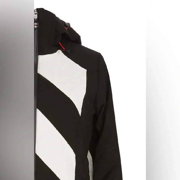 PERFECT MOMENT Chevron Hooded Quilted Ski Jacket in Black White